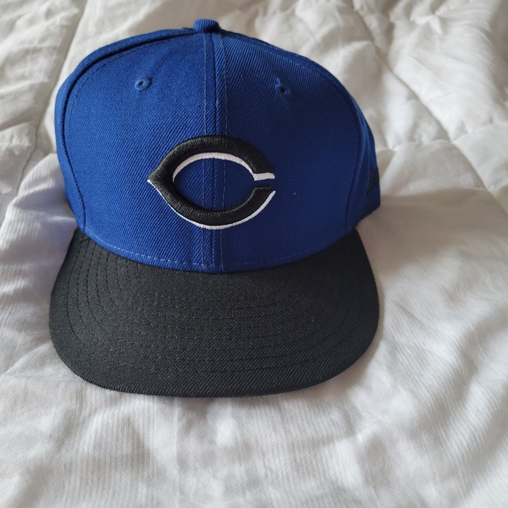 Fitted hat